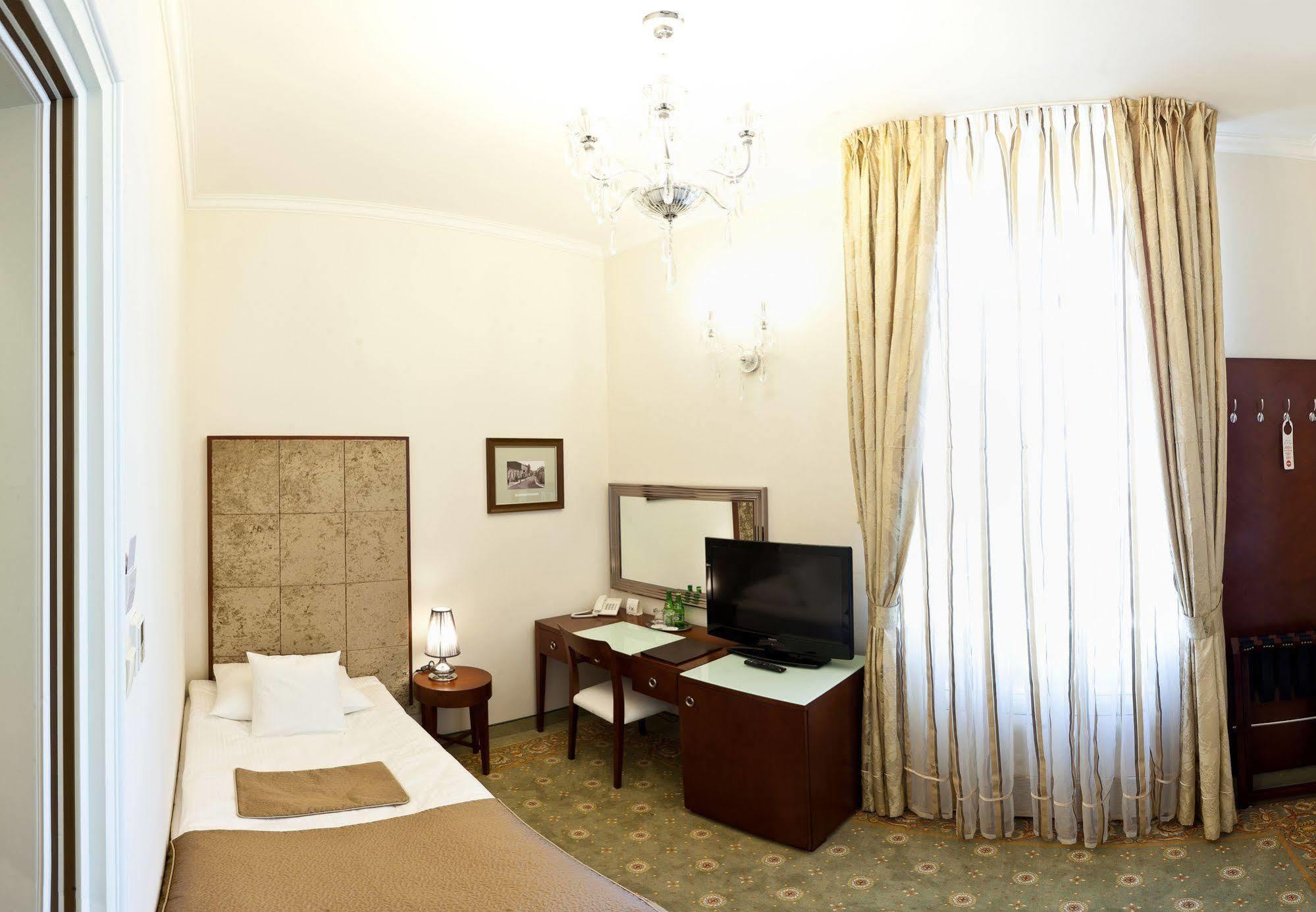 Hotel Willa Hueta كيلتشي المظهر الخارجي الصورة