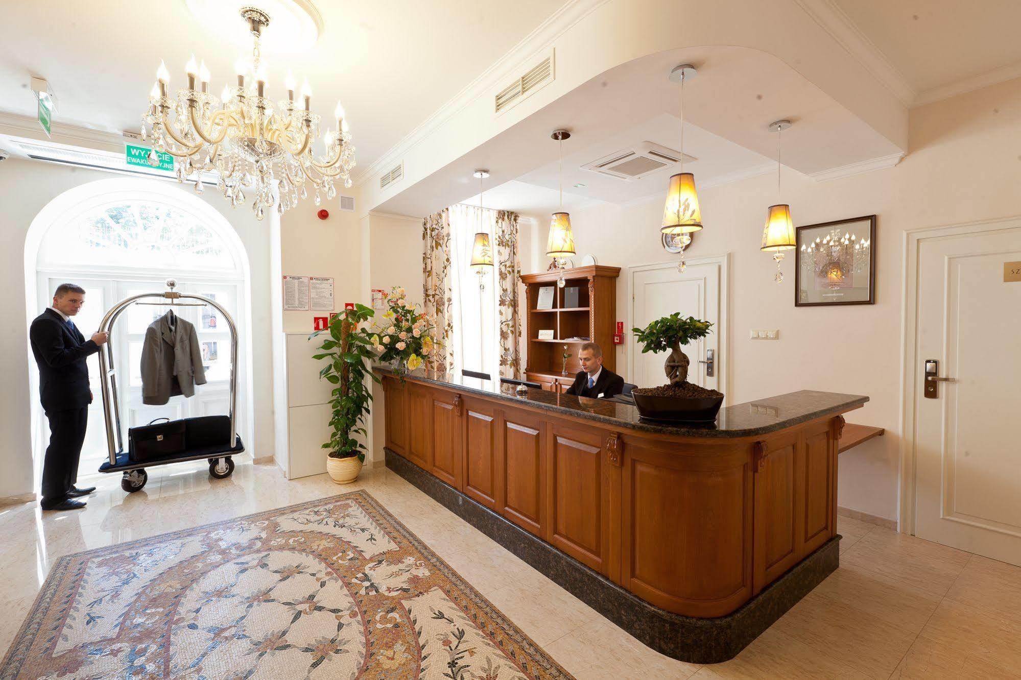 Hotel Willa Hueta كيلتشي المظهر الخارجي الصورة